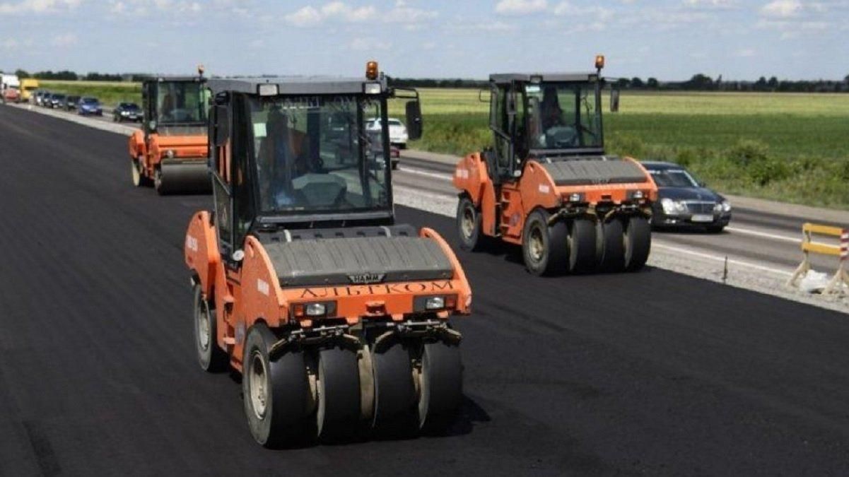 Махинации с ценами и миллиардные тендеры Укравтодора: что известно о ремонте украинских дорог Махинации с ценами и миллиардные тендеры Укравтодора: что известно о ремонте украинских дорог