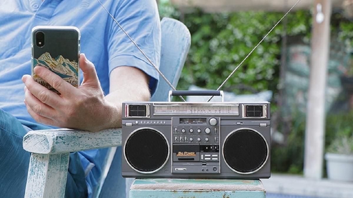 Культовий бумбокс JVC з 80-х перевипустять: римейк успішно запустили на Kickstarter Культовий бумбокс JVC з 80-х перевипустять: римейк успішно запустили на Kickstarter