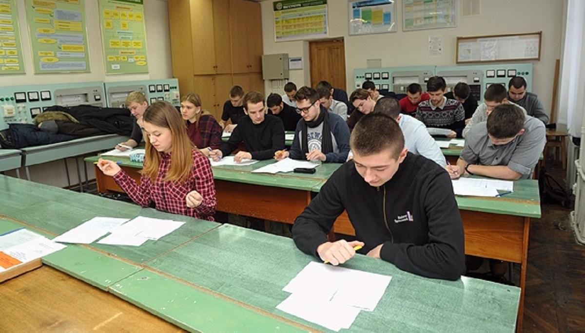 В университетах позволят провести сессию, но будут действовать ограничения В университетах позволят провести сессию, но будут действовать ограничения