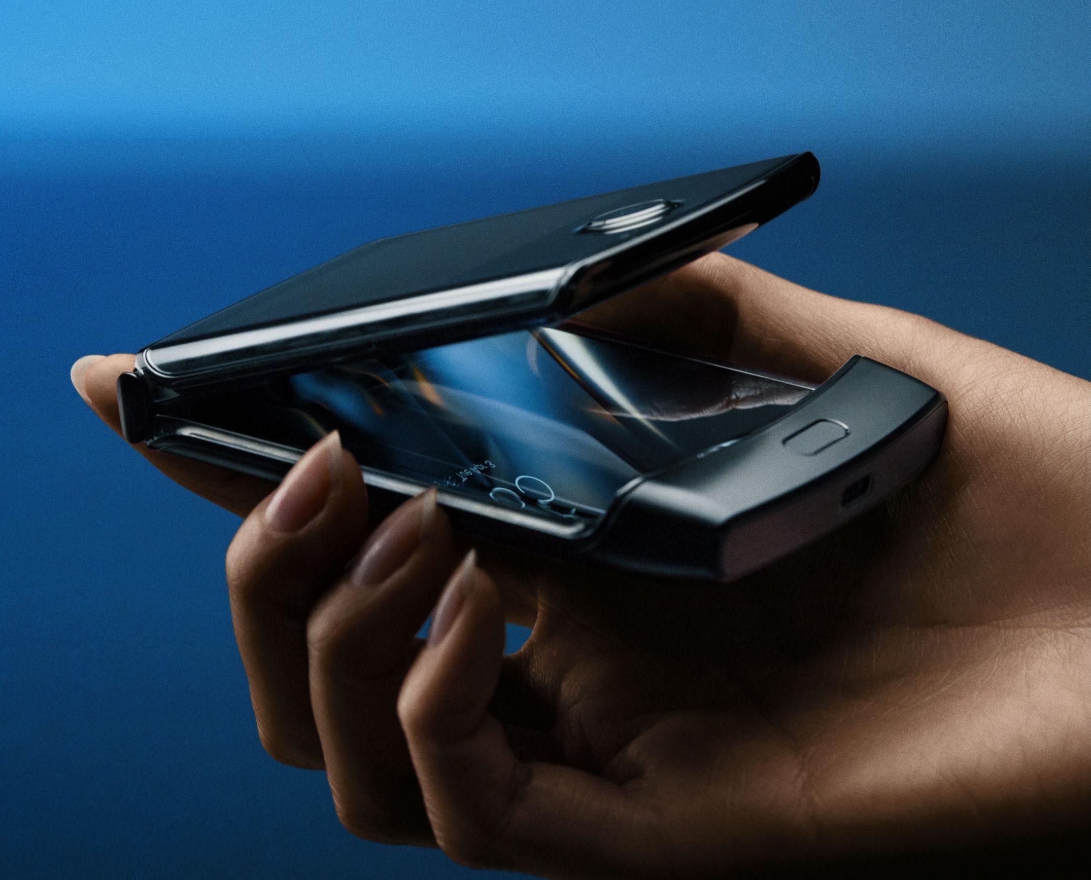 Гнучкий смартфон Motorola Razr Гнучкий смартфон Motorola Razr