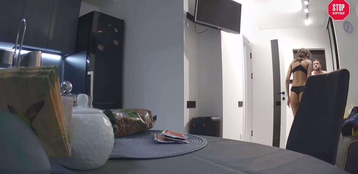 Скандал с увольнением топменеджера Укрзализныци Рязанцева и избиением женщины: детали (18+) Скандал с увольнением топменеджера Укрзализныци Рязанцева и избиением женщины: детали (18+)