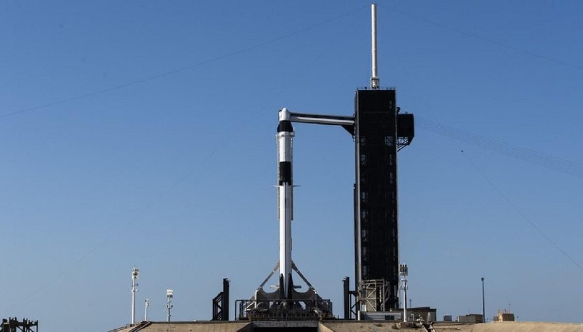 Запуск ракети Falcon 9 та Crew Dragon перенесли – причина