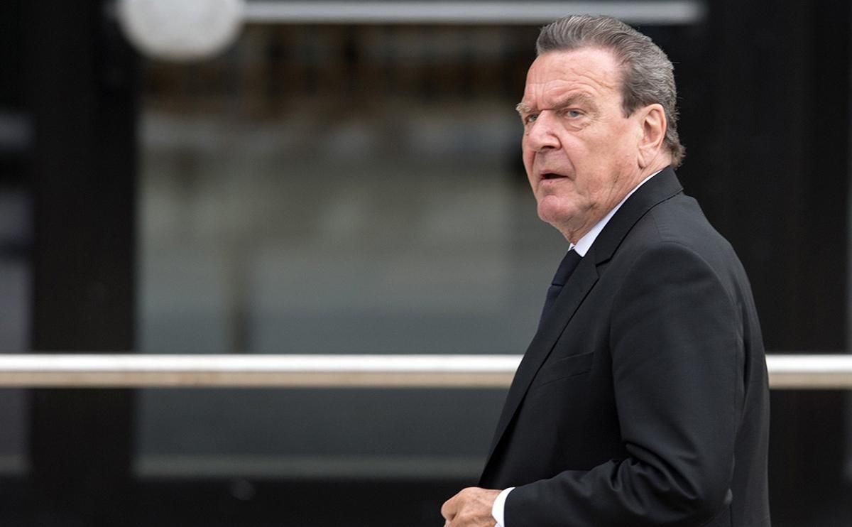 Шредер обізвав Мельника Карликом - в МЗС України відреагували Шредер обізвав Мельника Карликом - в МЗС України відреагували