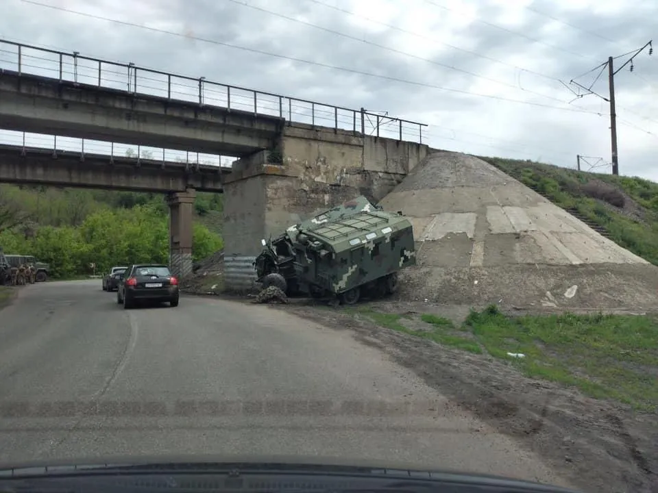 В Харьковской области произошла авария с участием военной техники