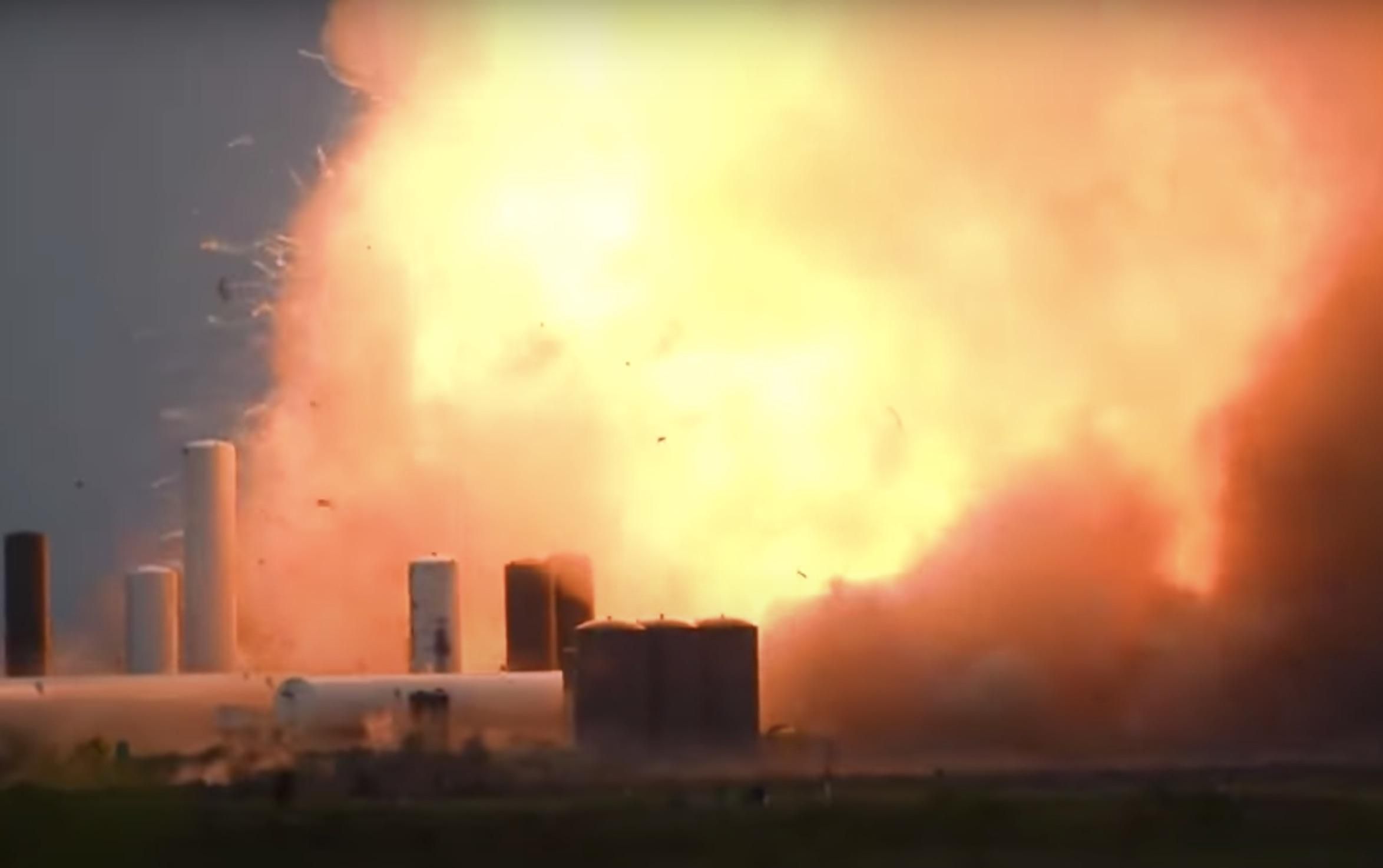 Корабль Маска взорвался во время испытаний Корабль Маска взорвался во время испытаний