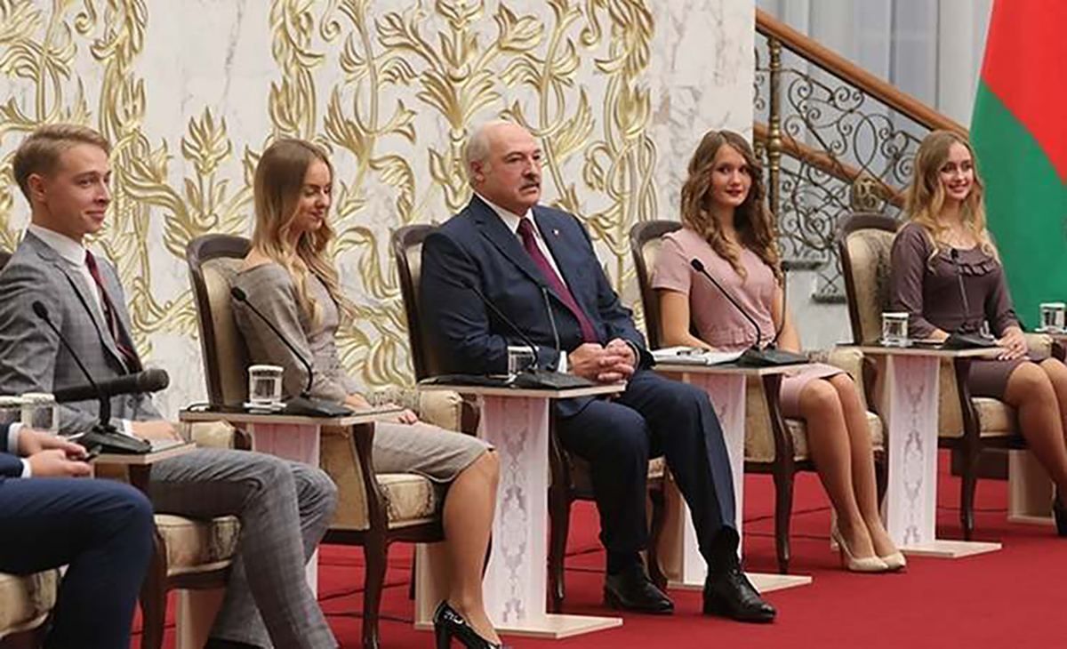 Президентом має бути мужик: Лукашенко каже, що білоруси не готові до жінок-лідерок