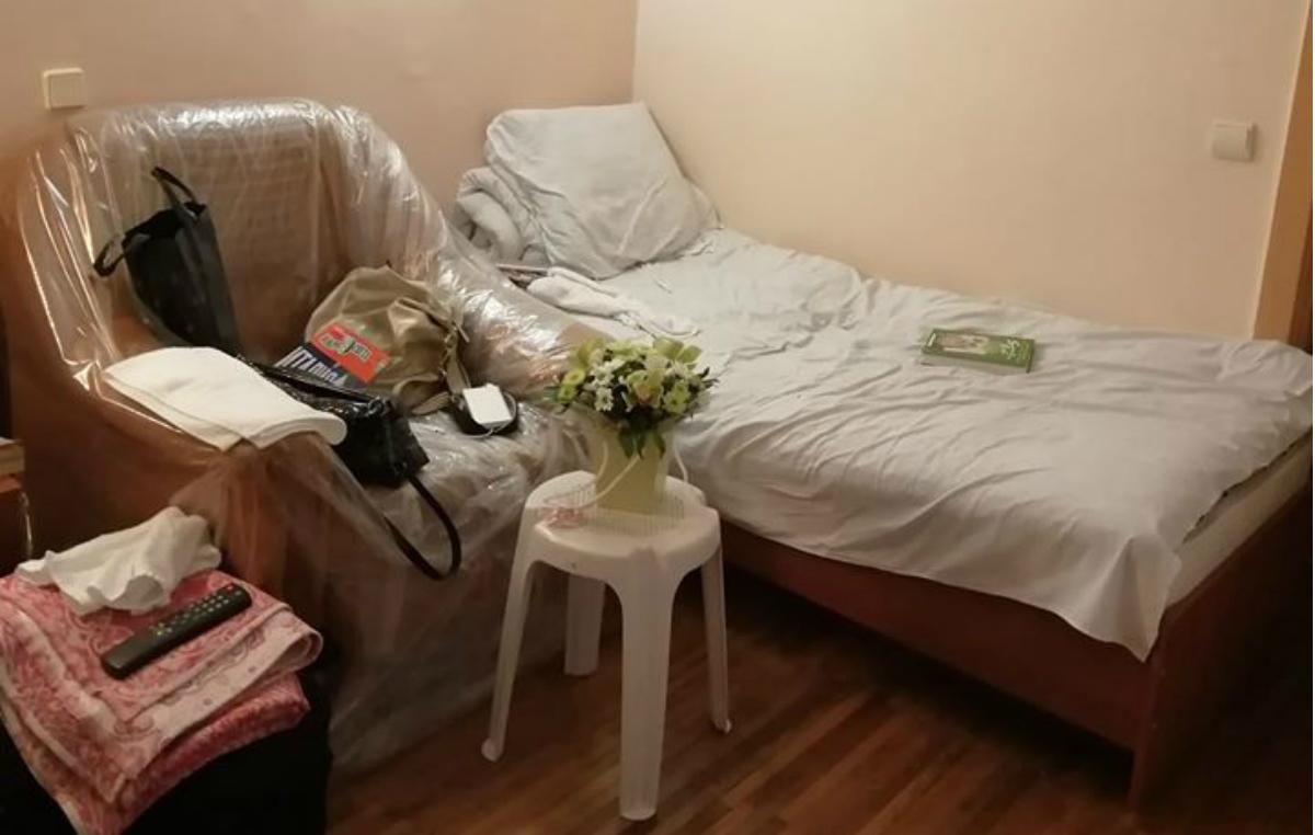 Як в окупованому Криму утримують людей в обсервації: по 14 днів не випускають з номера – фото Як в окупованому Криму утримують людей в обсервації: по 14 днів не випускають з номера – фото