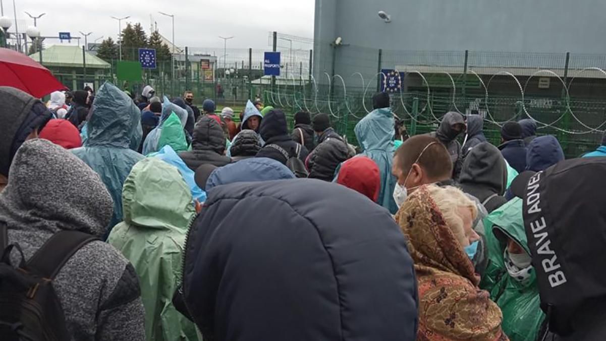 На кордоні з Польщею утворилася черга: що про ситуацію кажуть прикордонники 