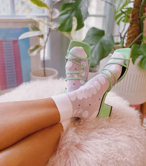Шкарпетки - новий  тренд літа / Фото з Pinterest