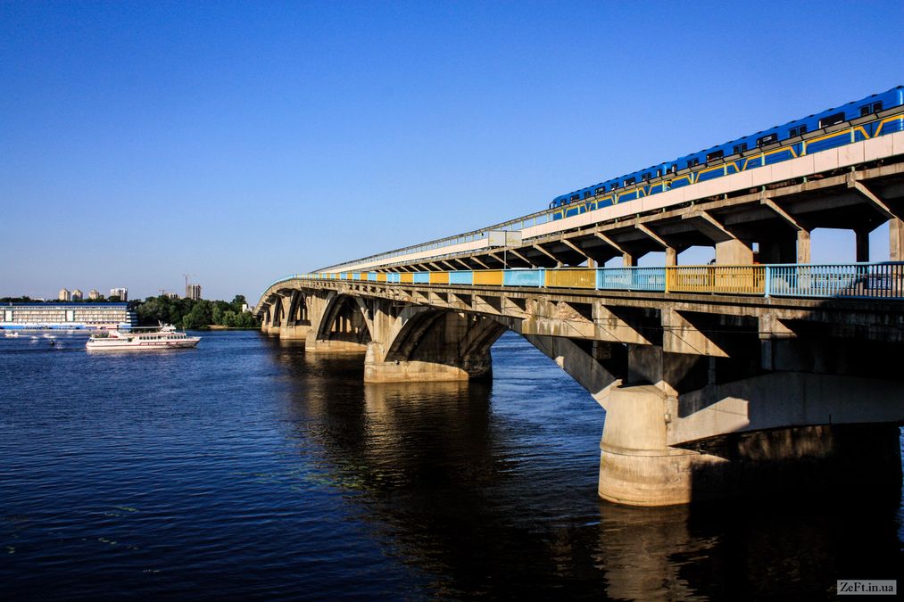 Мост в киеве. Русановский метромост. Метромост Киев. Русановский метромост Киев. Метромост Днепр.