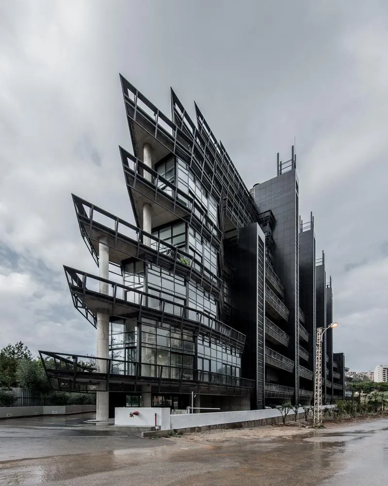 Каркас будинку спроєктований на перспективу облаштування згодом / фото: Archdaily Каркас будинку спроєктований на перспективу облаштування згодом / фото: Archdaily