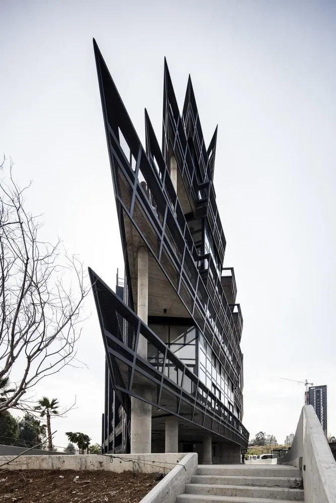 Багатоповерхівка виглядає футуристично / фото: Archdaily Багатоповерхівка виглядає футуристично / фото: Archdaily