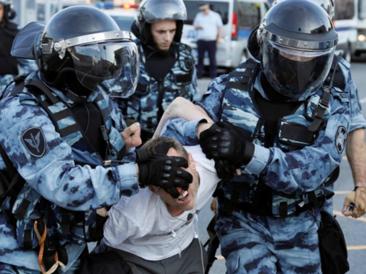 В Росії запустили тег #RussianLivesMatter після вбивства жителя Єкатеринбургу поліцейськими В Росії запустили тег #RussianLivesMatter після вбивства жителя Єкатеринбургу поліцейськими