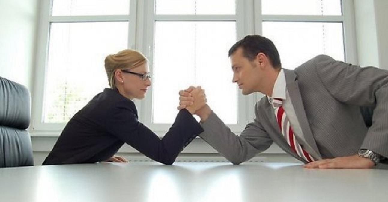 Скільки в Україні заробляють чоловіки та жінки: різниця Скільки в Україні заробляють чоловіки та жінки: різниця