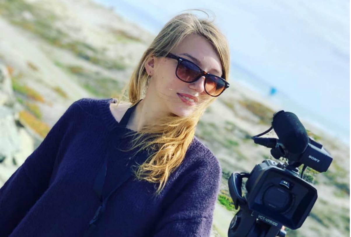 В США напали на украинскую журналистку, которая снимала мародерства во время протестов: видео В США напали на украинскую журналистку, которая снимала мародерства во время протестов: видео