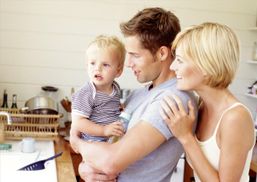 Всиновлення чи опіка над дитиною: як обрати та в чому різниця