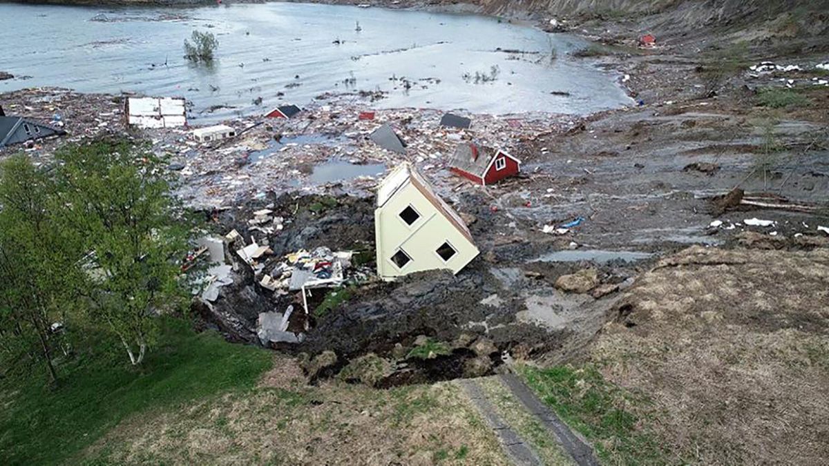 В Норвегії зсув ґрунту змив у воду селище: 8 будинків під водою – відео