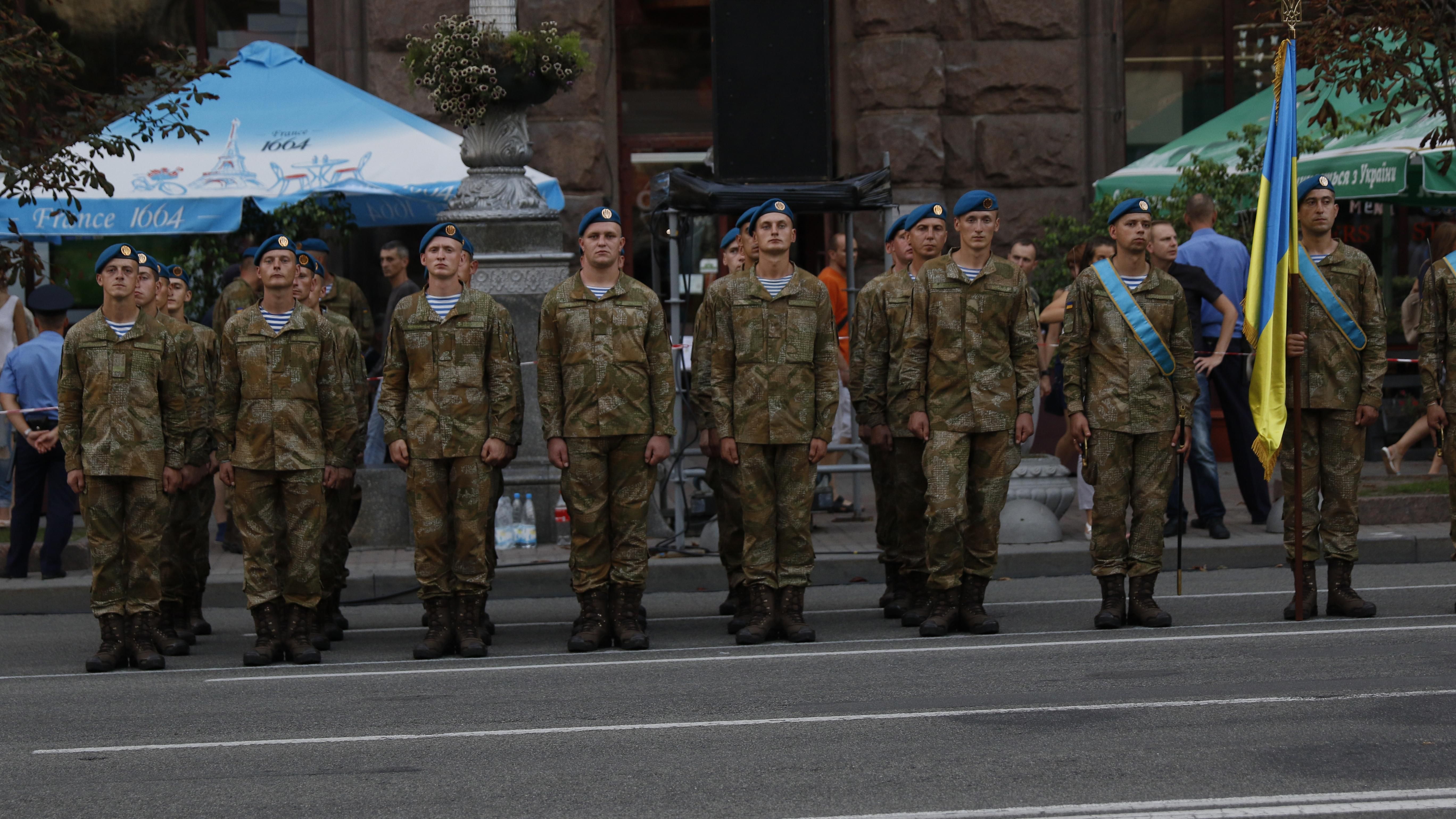 Выпускников не будут забирать в армию этим летом: заявление Минобразования Выпускников не будут забирать в армию этим летом: заявление Минобразования