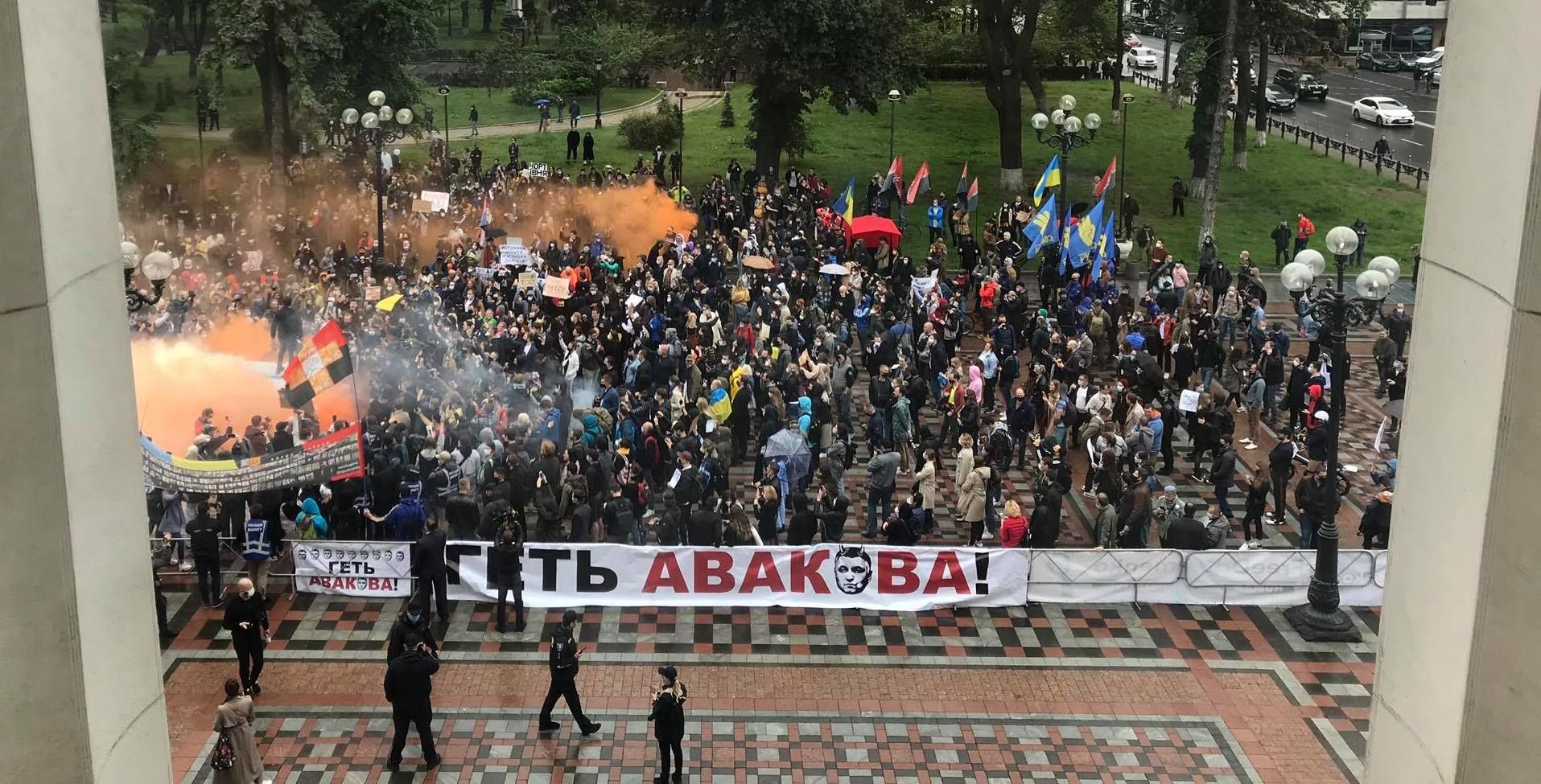 Абсолютна більшість Слуг народу проти відставки Авакова