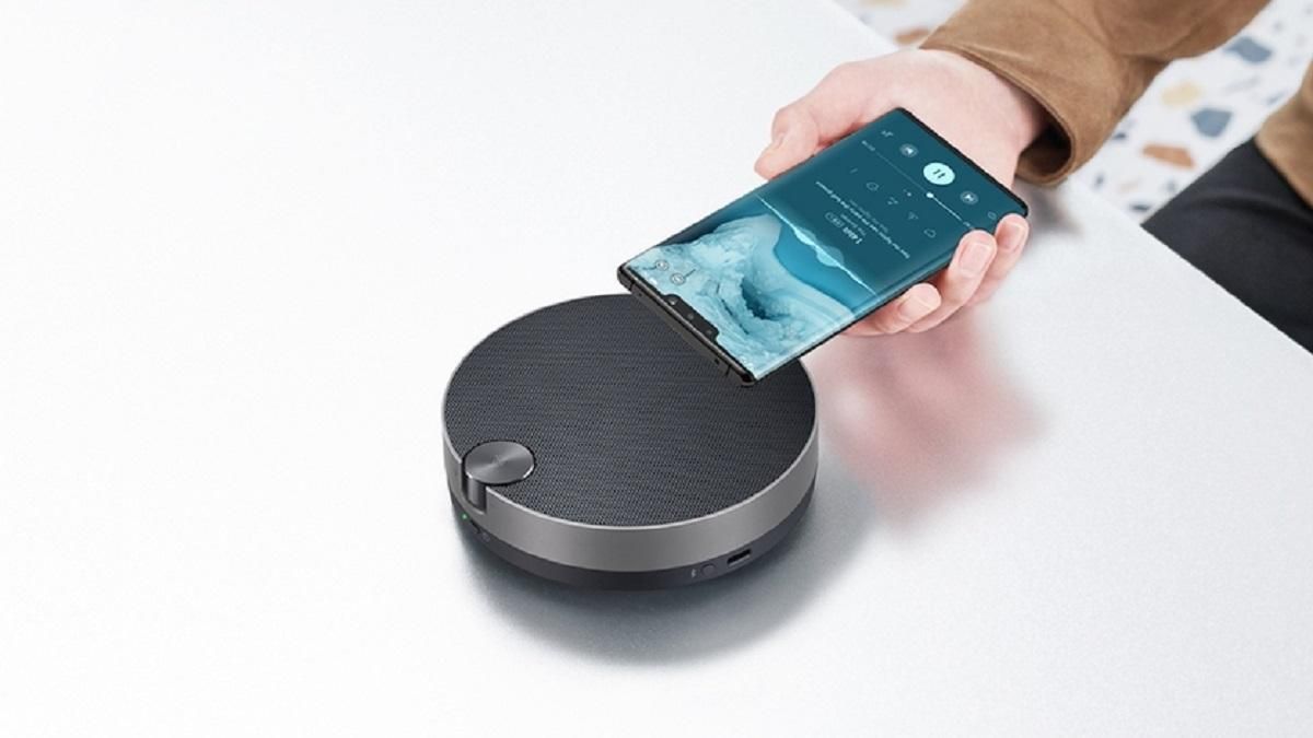 Huawei представила "кишенькову" Bluetooth-колонку з NFC і сабвуфером
