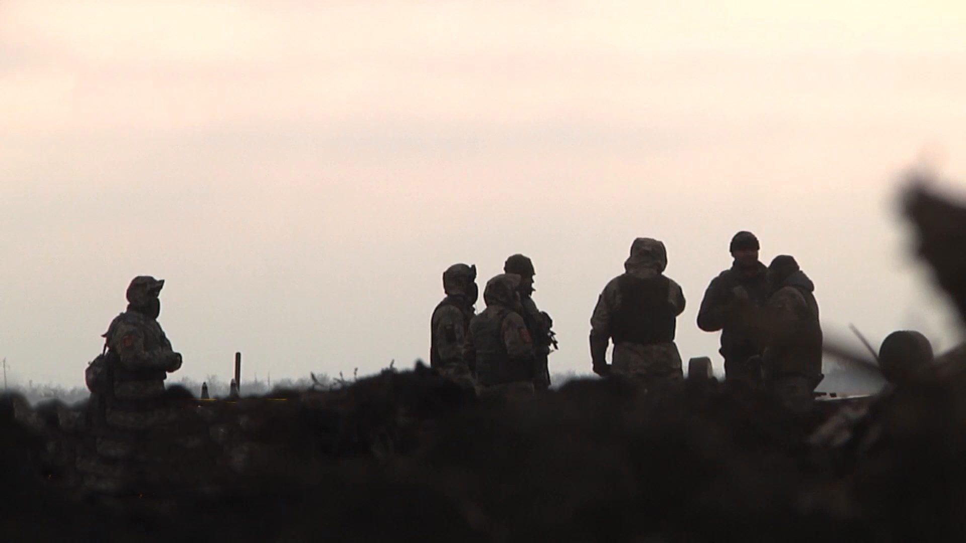 Росія тренує десантників у Криму Росія тренує десантників у Криму