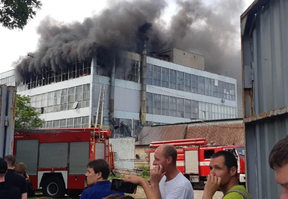 Пожежа на фабриці Міда в Запоріжжі 6 червня 2020: фото, відео