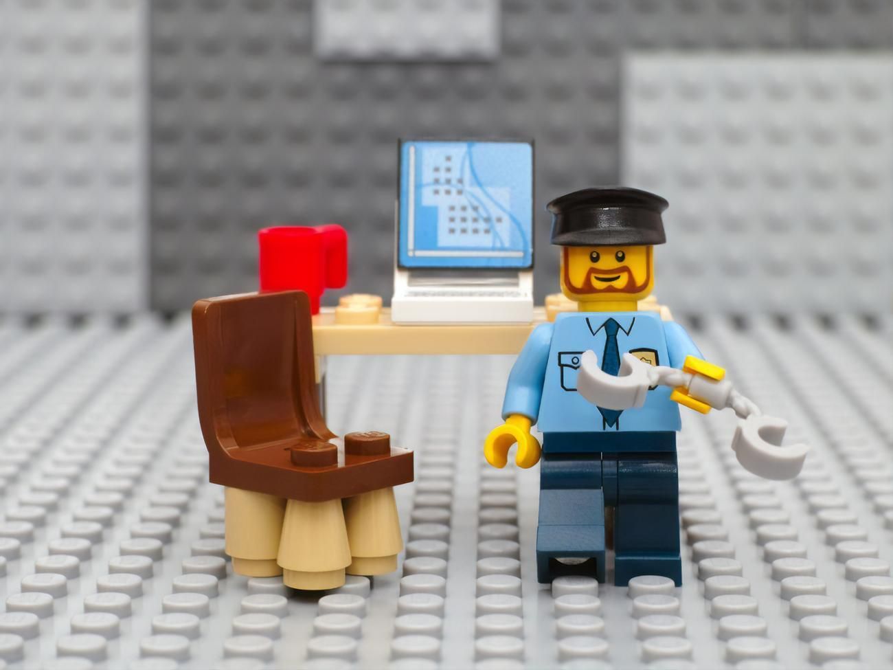 Протесты в США: Lego не будет рекламировать конструктор с полицейскими
