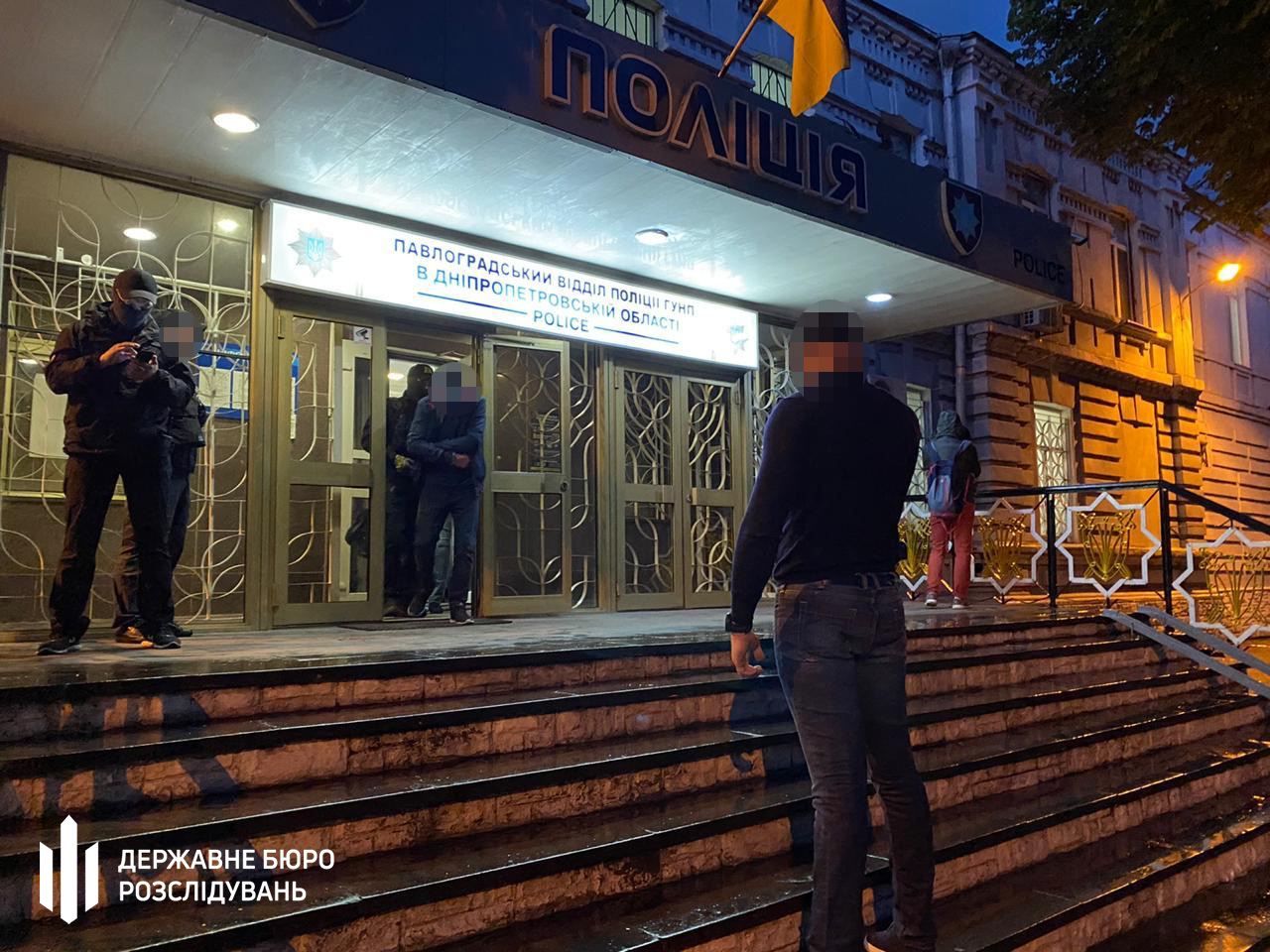 Суд взяв під варту сімох учасників банди поліцейських з Павлограда