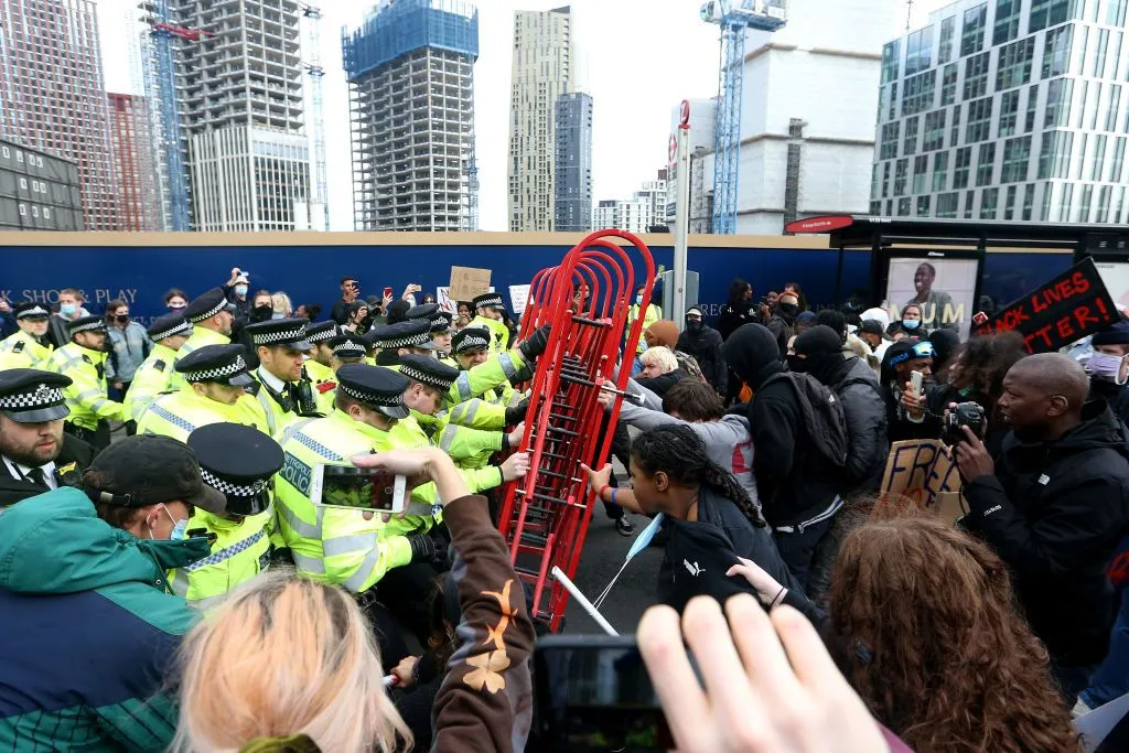 Під час протестів у Лондоні не минулося без сутичок Під час протестів у Лондоні не минулося без сутичок