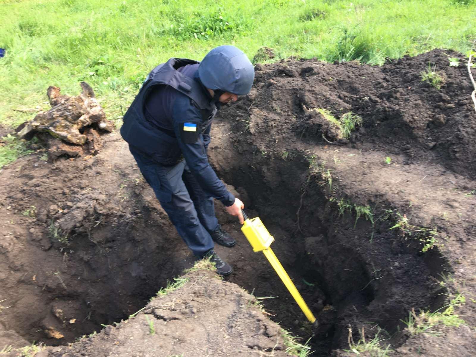 На Вінниччині знайшли понад 600 снарядів На Вінниччині знайшли понад 600 снарядів