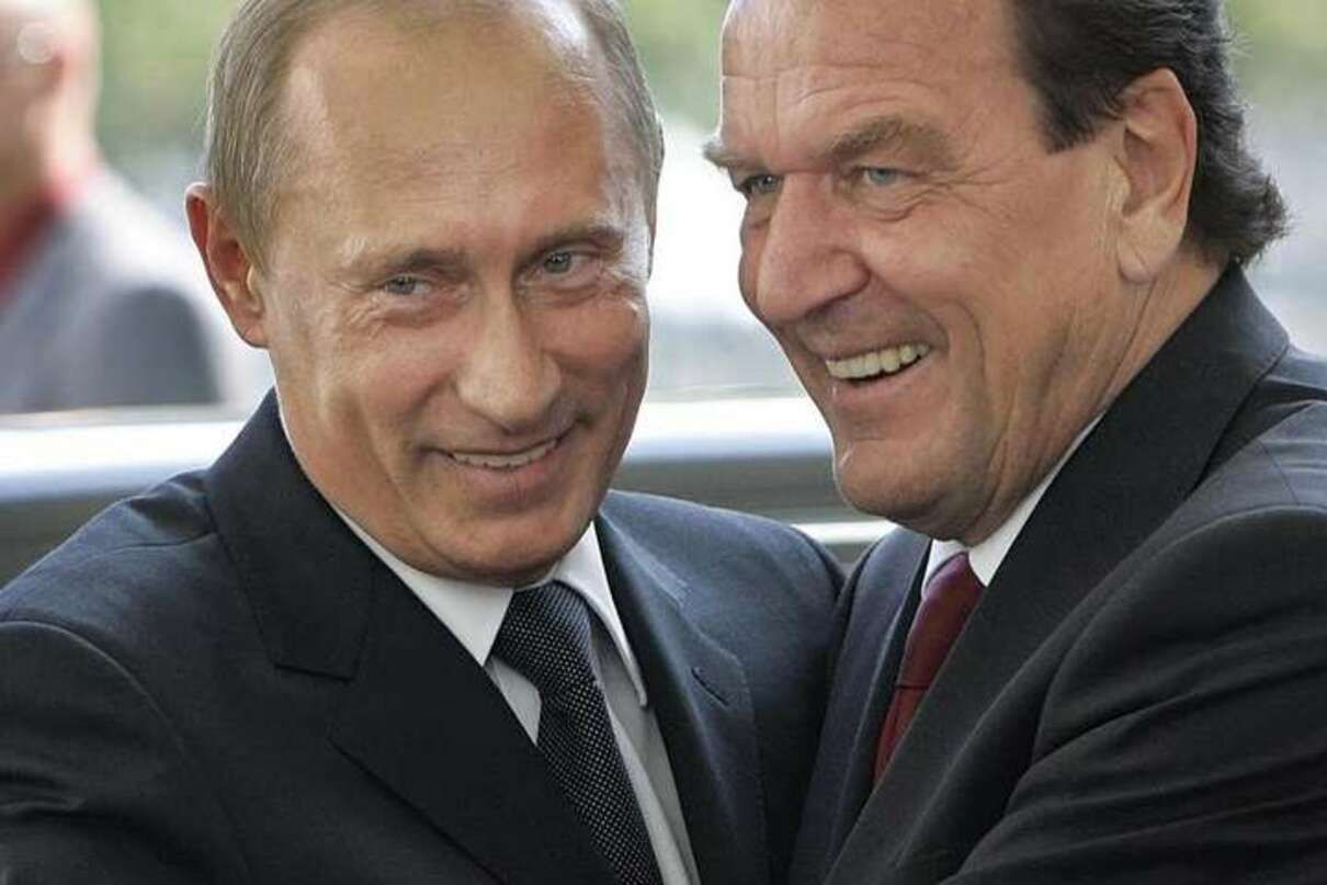 Герхарда Шредера переобрали головою ради директорів "Роснафти" Герхарда Шредера переобрали головою ради директорів "Роснафти"