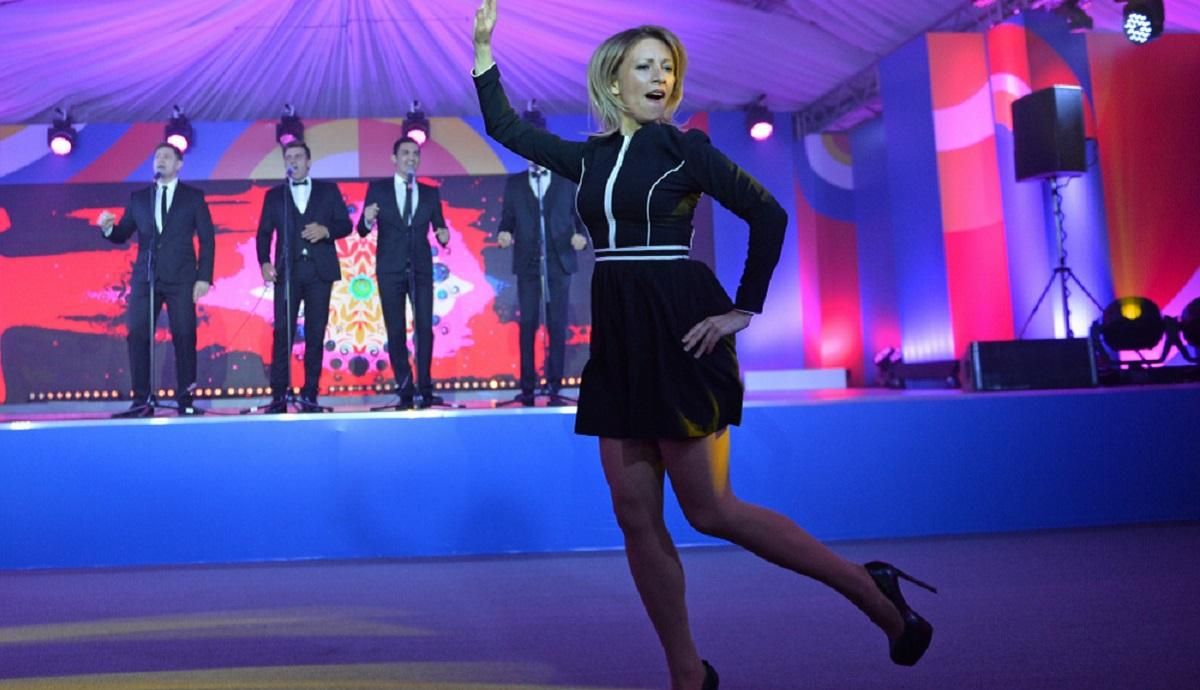 Путин присвоил статус дипломата наивысшего уровня курьезной Захаровой Путин присвоил статус дипломата наивысшего уровня курьезной Захаровой