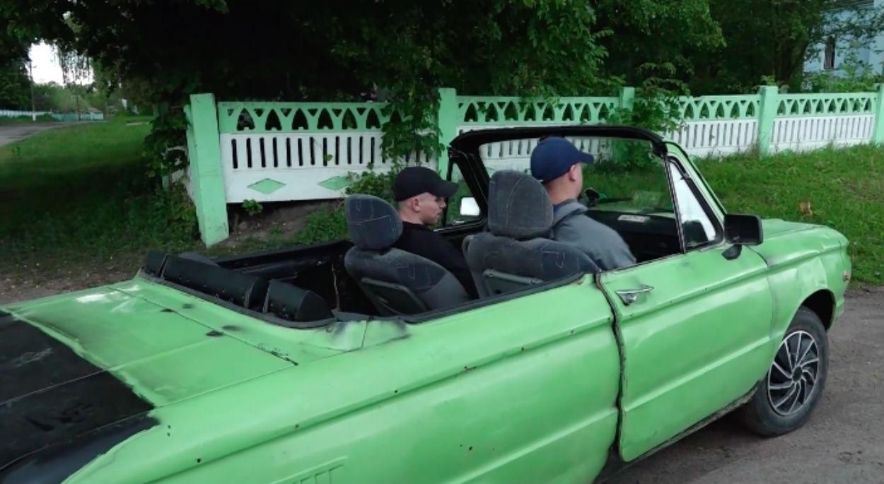Студенты превратили старый "Запорожец" в кабриолет: впечатляющие кадры Студенты превратили старый "Запорожец" в кабриолет: впечатляющие кадры