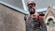 Після протестів у Бельгії знесли пам’ятник королю, який перетворив жителів Конго в рабів: фото Після протестів у Бельгії знесли пам’ятник королю, який перетворив жителів Конго в рабів: фото
