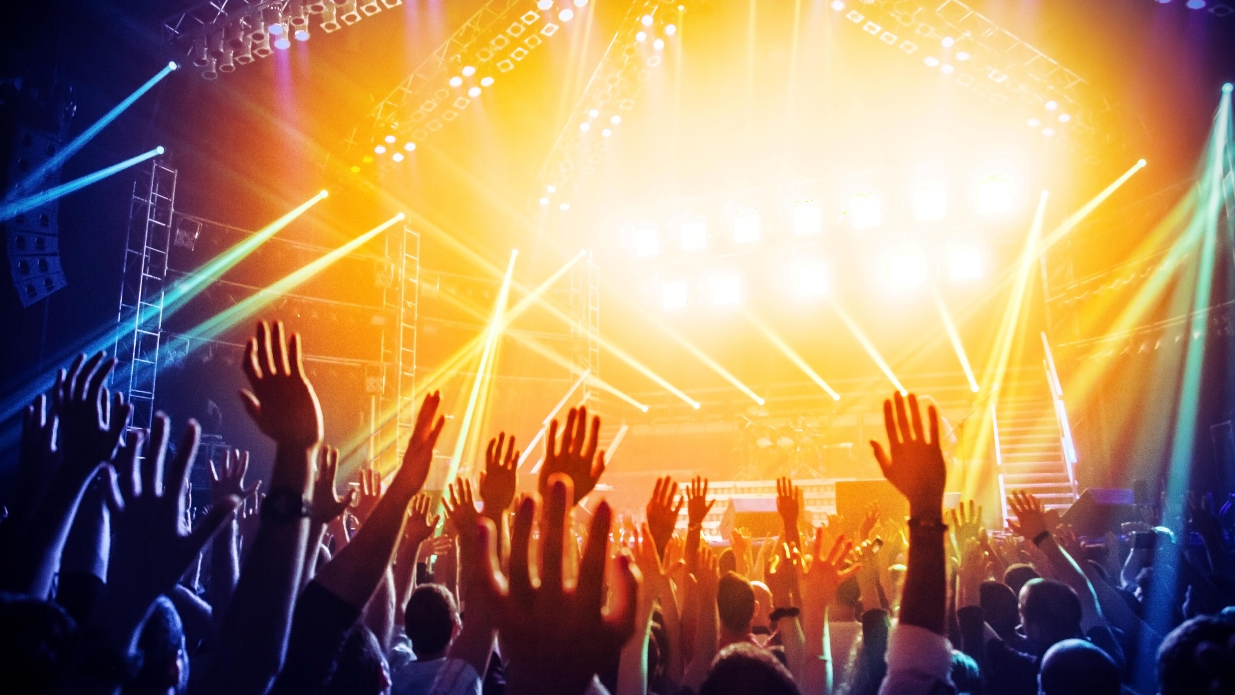 Без фан-зон, толпы и в масках: как будут проходить концерты в инфографике
