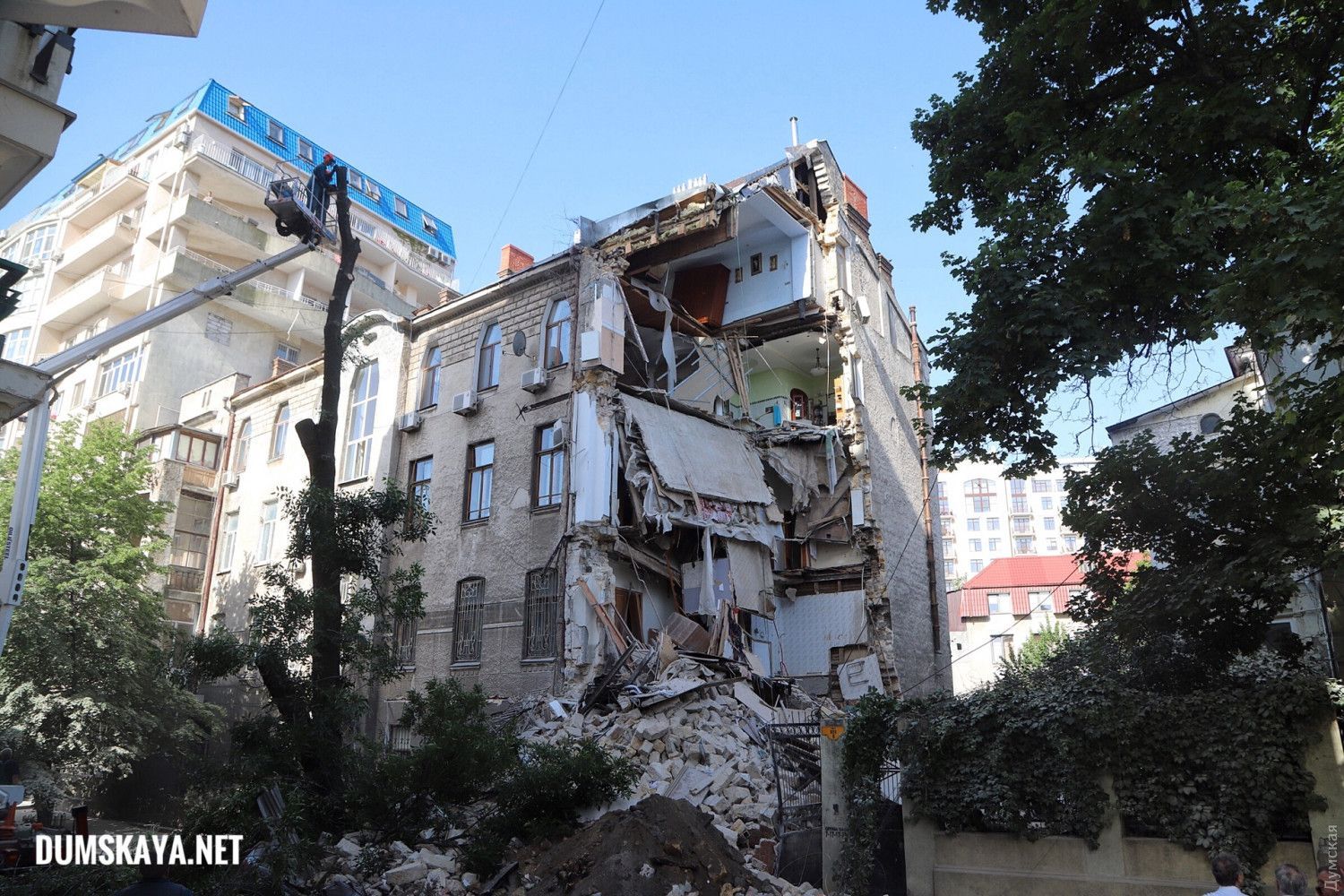 Обвал дома в Одессе 10 июня 2020: фото, видео
