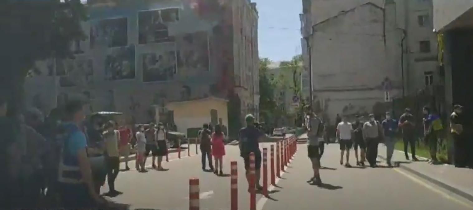 Журналистов Шария с позором выгнали с акции в поддержку Стерненка-видео Журналистов Шария с позором выгнали с акции в поддержку Стерненка-видео