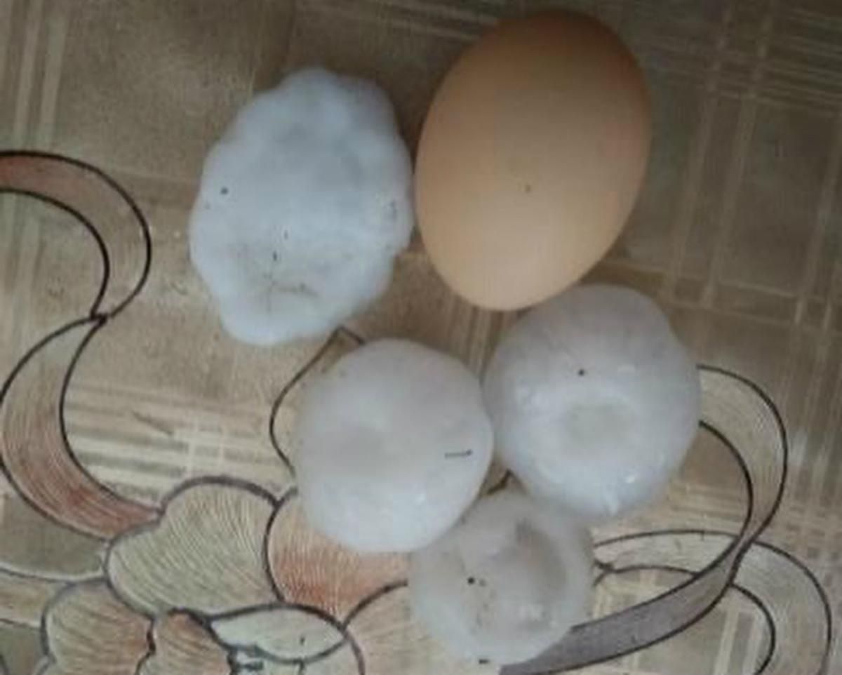 На Тернопольщине и Ровненщине выпал град размером с куриное яйцо – впечатляющие фото и видео На Тернопольщине и Ровненщине выпал град размером с куриное яйцо – впечатляющие фото и видео