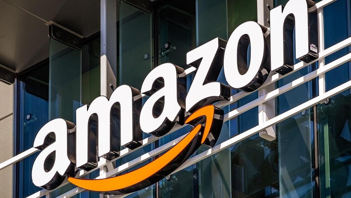 Amazon заборонила поліції США використовувати її технології для розпізнавання обличчя Amazon заборонила поліції США використовувати її технології для розпізнавання обличчя