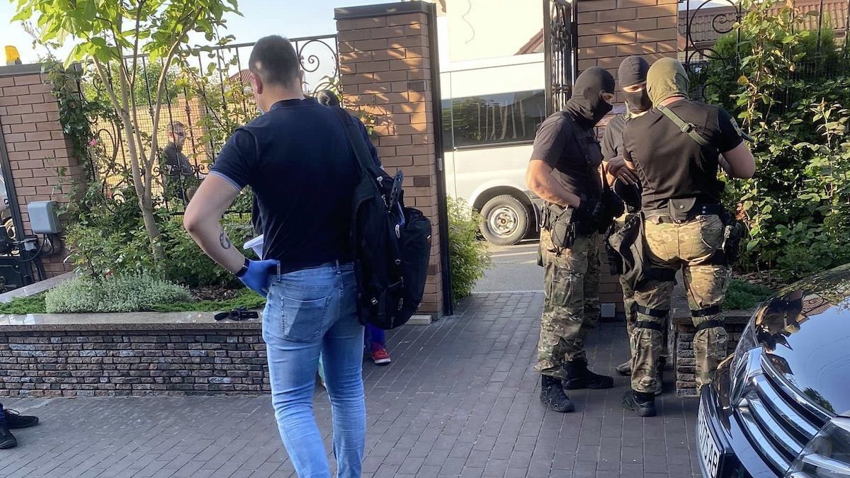 Обыск ГБР у Владимира Емельяна 12 июня 2020: фото Обыск ГБР у Владимира Емельяна 12 июня 2020: фото