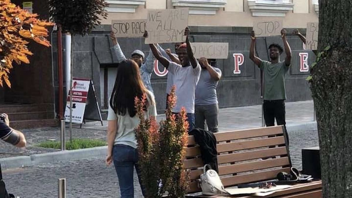 Володимир Бобко у Тернополі просить депортувати темношкірих студентів Володимир Бобко у Тернополі просить депортувати темношкірих студентів