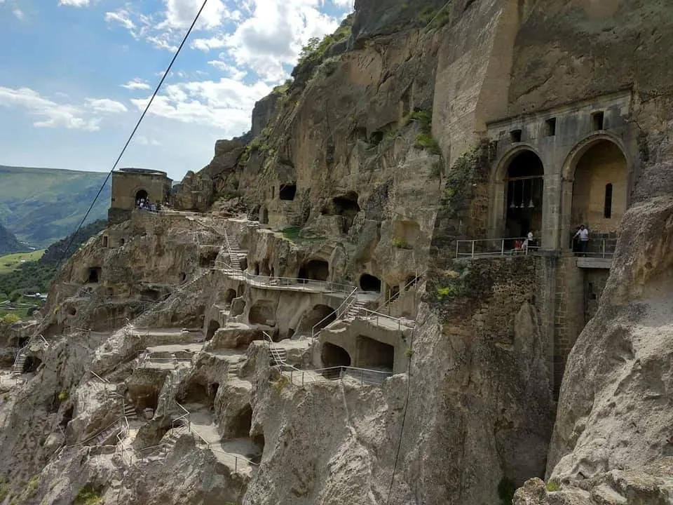 Вардзіа Вардзіа