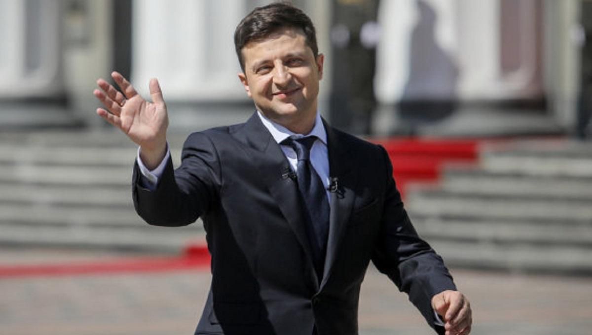 Кіно про Зеленського: розбираємо в деталях політичні хіти тижня з Банкової – Є питання Кіно про Зеленського: розбираємо в деталях політичні хіти тижня з Банкової – Є питання