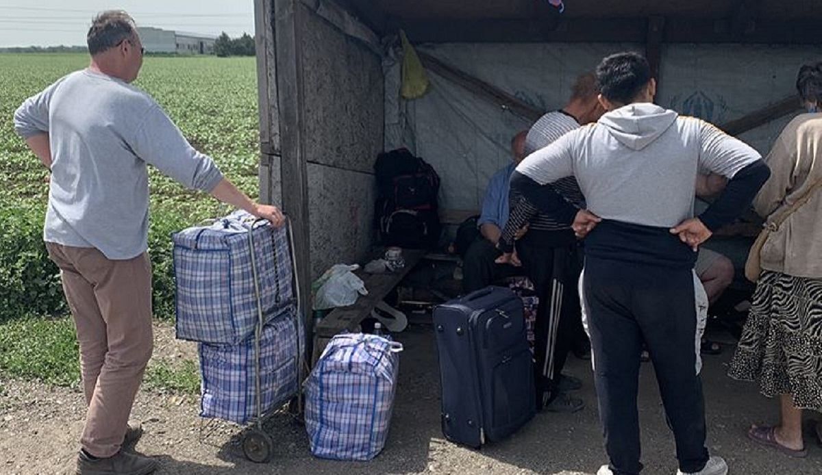 Боевики не пускают людей на оккупированную территорию: мужчина умер в ожидании на КПВВ Боевики не пускают людей на оккупированную территорию: мужчина умер в ожидании на КПВВ