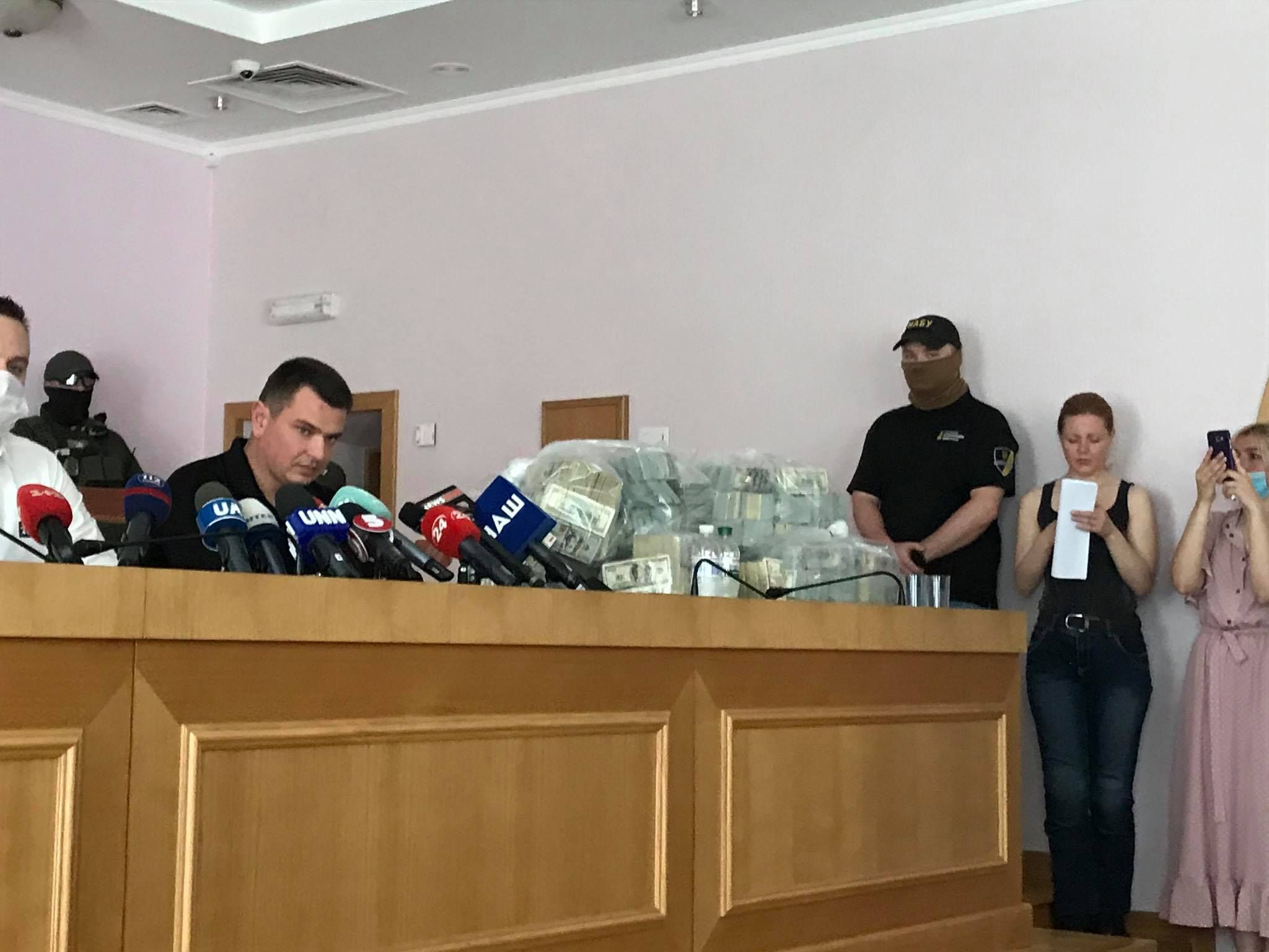 Представники Злочевського давали хабар 6 мільйонів за закриття справи