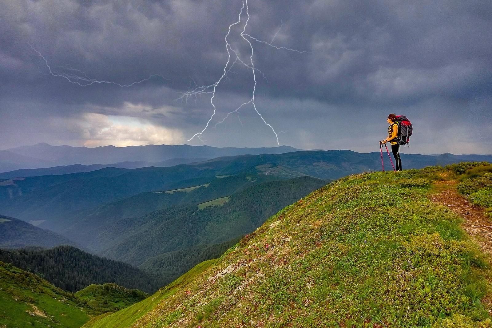 Негода в Карпатах призвела до загибелі туриста Негода в Карпатах призвела до загибелі туриста