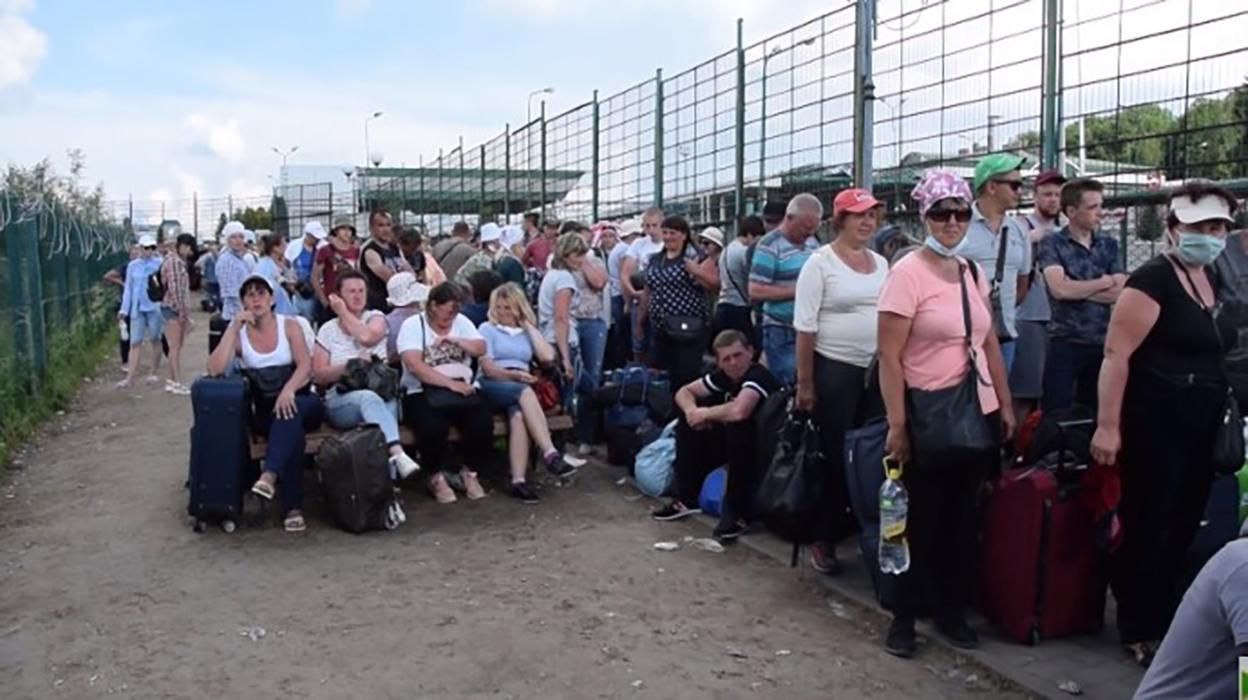 Черги на пішоходному переході Шегині 14 червня 2020: відео