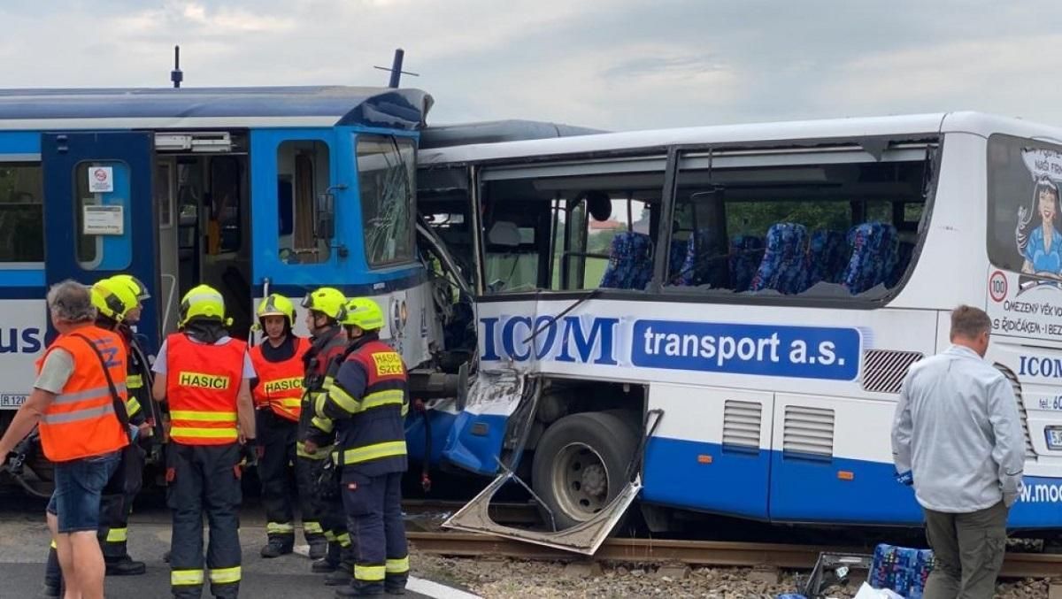  ДТП поезда и автобуса в Чехии 14 июня 2020: есть пострадавшие