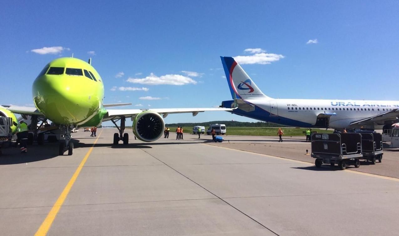 Необычное ДТП в России – столкнулись два пассажирских самолета Необычное ДТП в России – столкнулись два пассажирских самолета