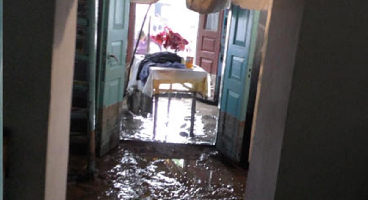 Непогода на Львовщине: затоплено село Гологоры - видео Непогода на Львовщине: затоплено село Гологоры - видео